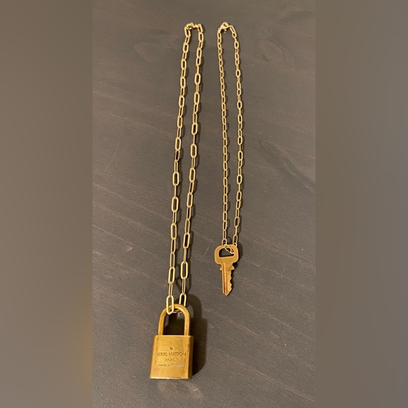 #326 Louis Vuitton LV Lock & Key - Picture 6 of 8